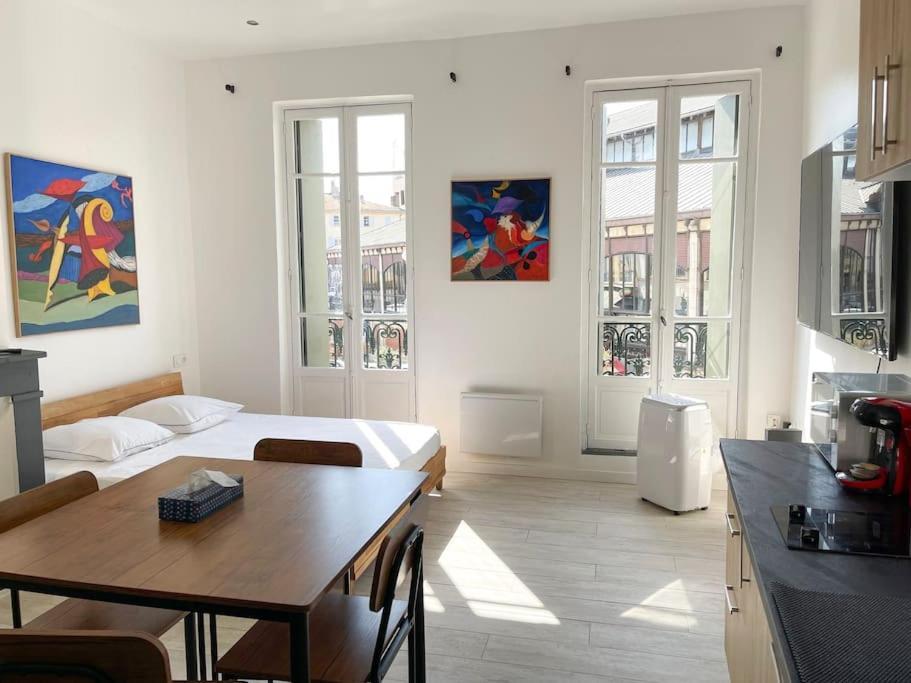 Vue Sur La Place Des Halles, Art Apparts Béziers Exteriér fotografie