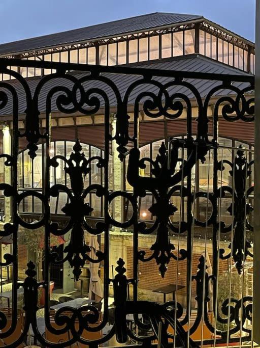 Vue Sur La Place Des Halles, Art Apparts Béziers Exteriér fotografie
