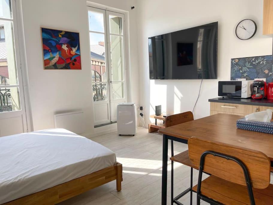 Vue Sur La Place Des Halles, Art Apparts Béziers Exteriér fotografie